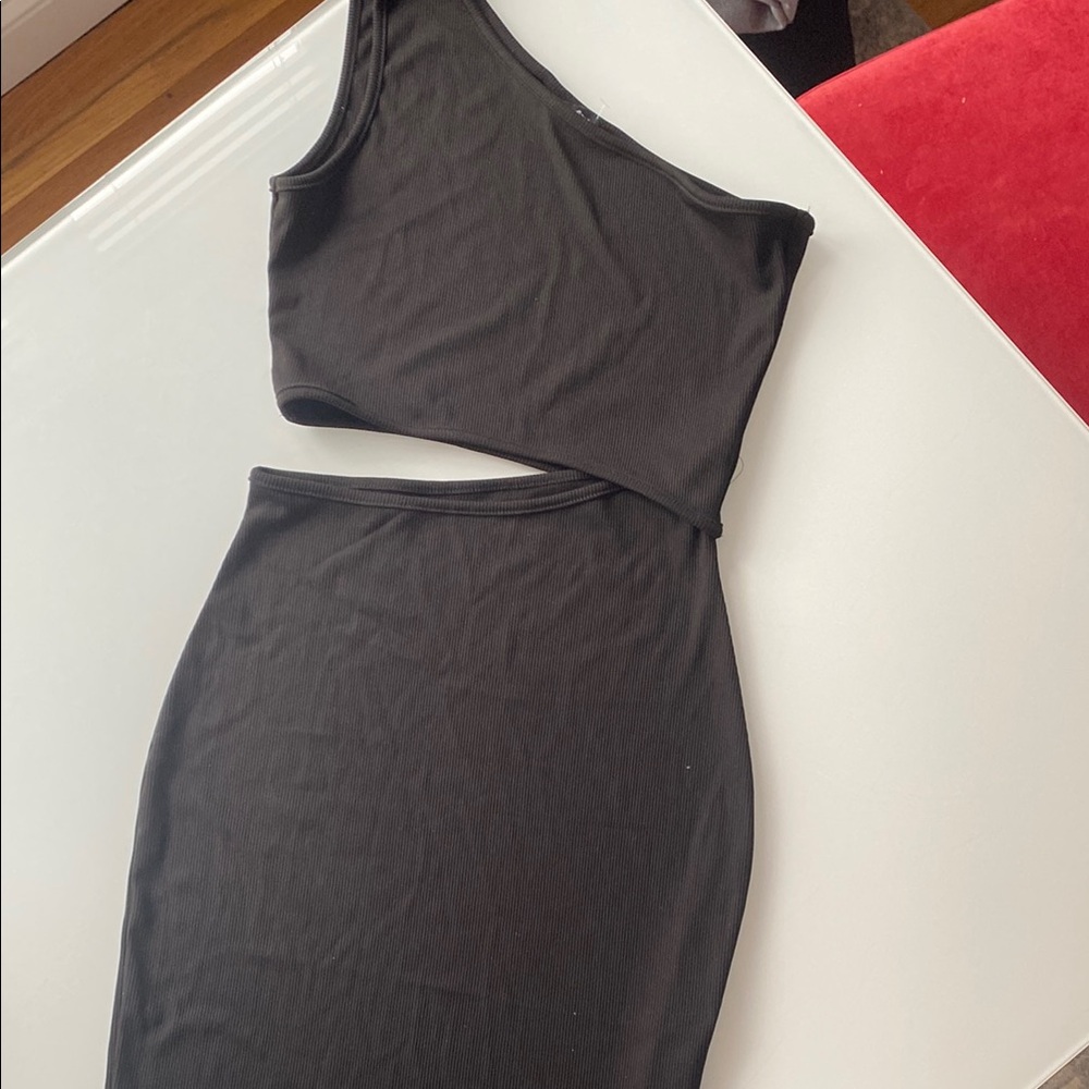 Elegant Black One-Shoulder Dress
